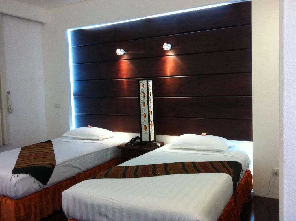 Capital Hotel Λουάνγκ Πραμπάνγκ Δωμάτιο φωτογραφία