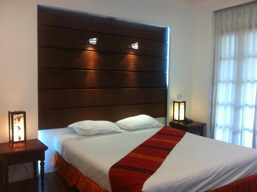 Capital Hotel Λουάνγκ Πραμπάνγκ Δωμάτιο φωτογραφία