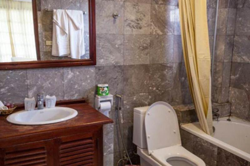 Capital Hotel Λουάνγκ Πραμπάνγκ Εξωτερικό φωτογραφία