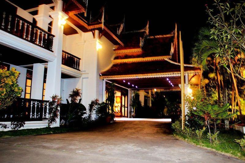 Capital Hotel Λουάνγκ Πραμπάνγκ Εξωτερικό φωτογραφία