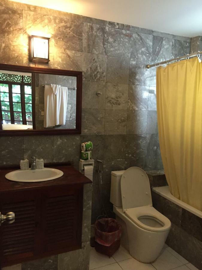 Capital Hotel Λουάνγκ Πραμπάνγκ Εξωτερικό φωτογραφία